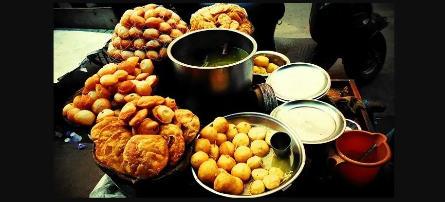 Test Delhi's delightful Street Food
