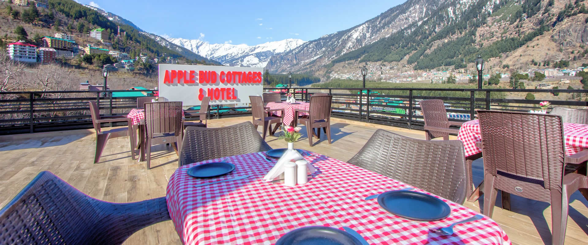 Open Air Restaurant At Apple Bud Cottages