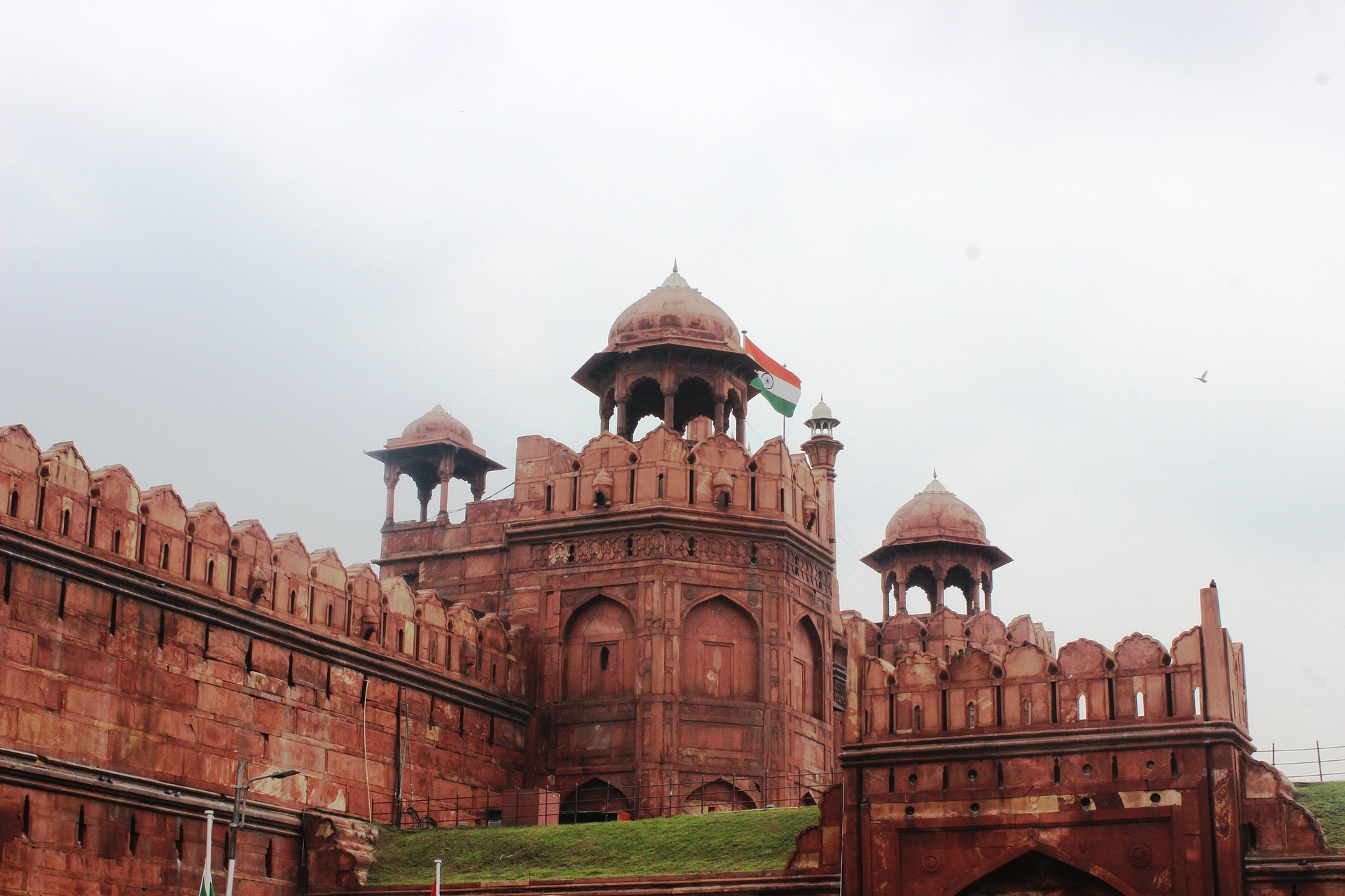 Red-fort TravelnTrails