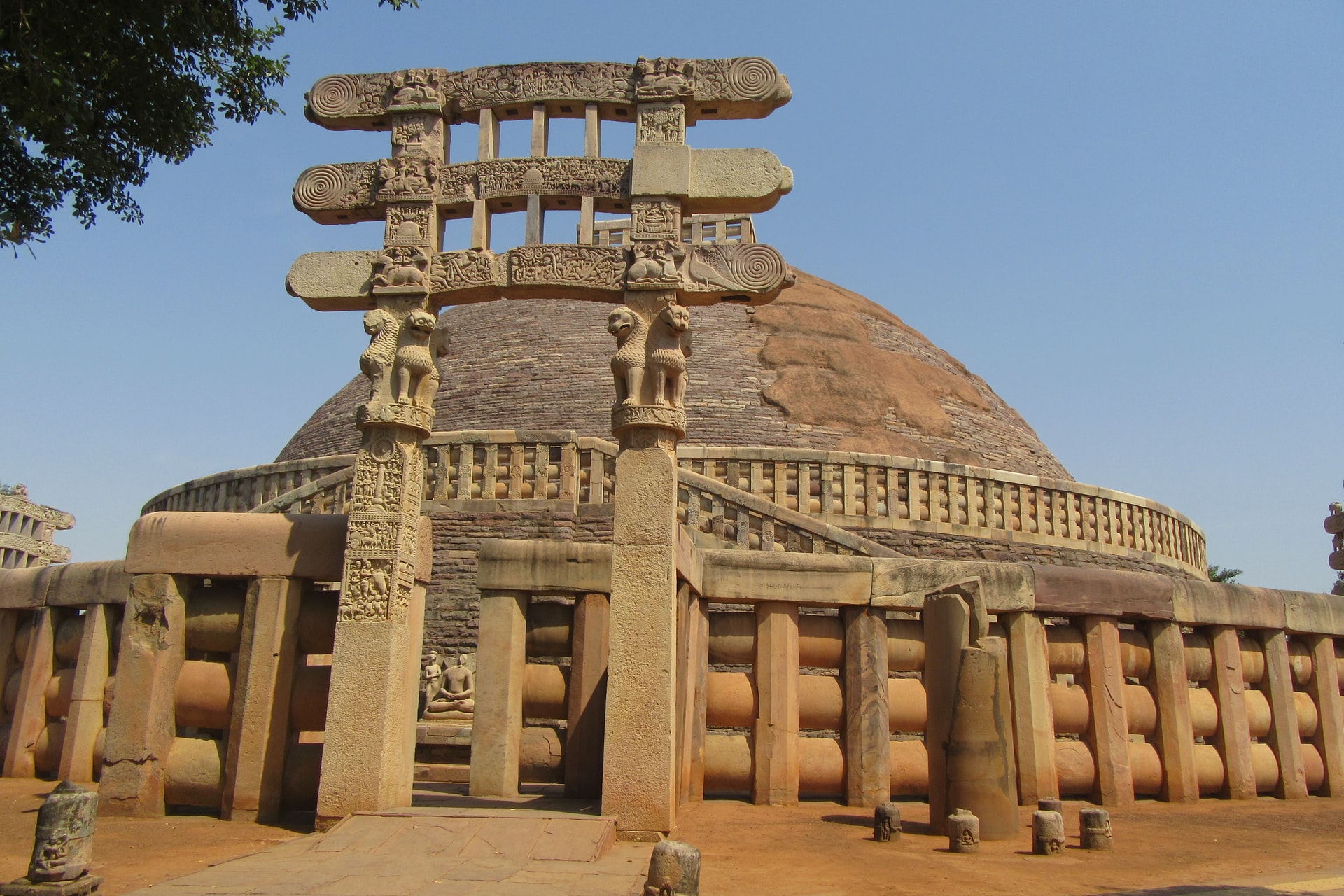 The Great Stupa at Sanchi was built by Emperor Ashoka to honor Lord Buddha. It is one of the nicely persevered stupas with its ornamental gateways. This Stupa at Sanchi stands with pride as an icon of Sanchi. It is also one of the oldest stone structures in India attracting thousands of Pilgrimage and travelers to the destination.